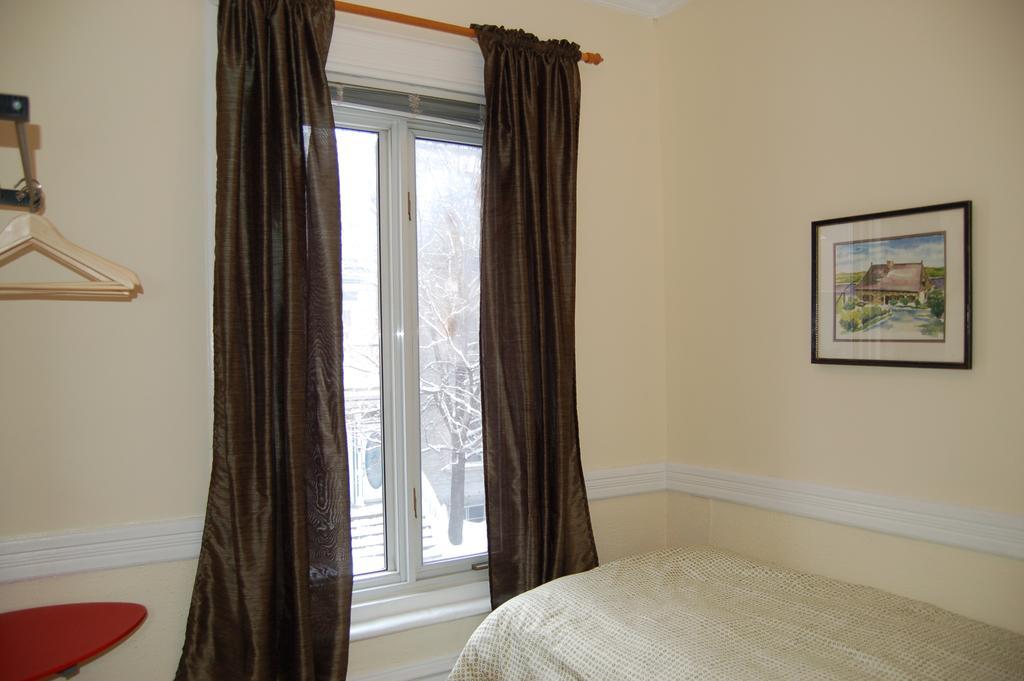 Le Chasseur Bed & Breakfast Монреал Екстериор снимка