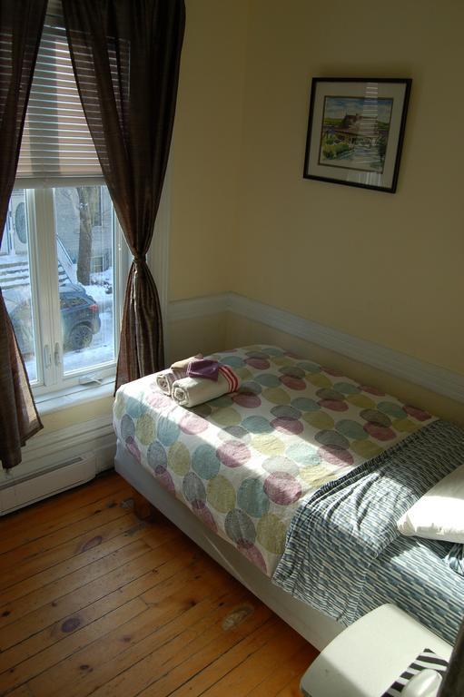 Le Chasseur Bed & Breakfast Монреал Екстериор снимка